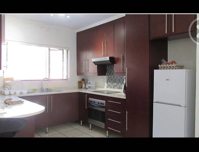 2 BEDROOM APARTMENT FOR SALE IN SUNNINGHILL